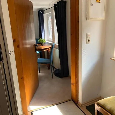 Einfache Monteurswohnung Am Ederseeradweg Mit 1 Schlafzimmer, Parkplatz - 2 Von 3 Apartament