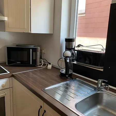 Einfache Monteurswohnung Am Ederseeradweg Mit 2 Schlafzimmern, Terrasse, Parkplatz - 2 *