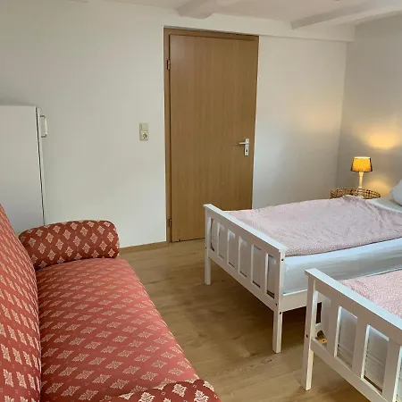 Einfache Monteurswohnung Am Ederseeradweg Mit 2 Schlafzimmern, Terrasse, Parkplatz - 2 *