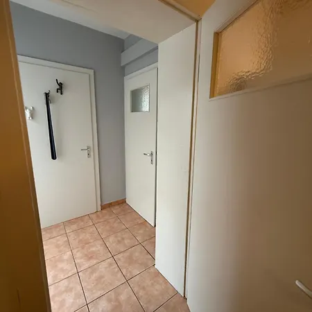 Ferienwohnung Naehe Edersee 1 Schlafzimmer, Garten, Parkplatz - Wohnung 2 Von 3 아파트 발트에크