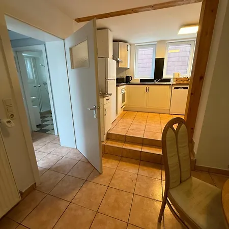 Ferienwohnung Naehe Edersee 1 Schlafzimmer, Garten, Parkplatz - Wohnung 2 Von 3 아파트