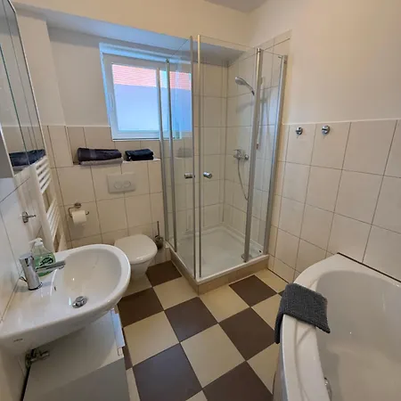 Apartment Einfache Monteurswohnung Am Ederseeradweg Mit 1 Schlafzimmer, Parkplatz - 2 Von 3 Waldeck (Hessen)