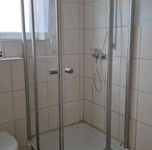 Einfache Monteurswohnung Am Ederseeradweg Mit 1 Schlafzimmer, Parkplatz - 2 Von 3 * Waldeck (Hessen)