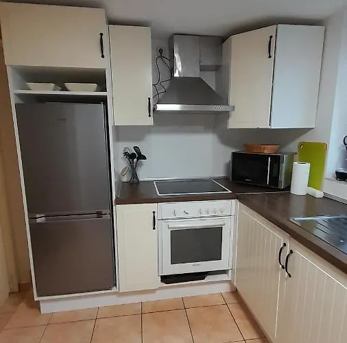 Einfache Monteurswohnung Am Ederseeradweg Mit 1 Schlafzimmer, Parkplatz - 2 Von 3 Apartment