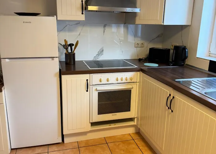 Ferienwohnung Naehe Edersee 1 Schlafzimmer, Garten, Parkplatz - Wohnung 2 Von 3 발트에크