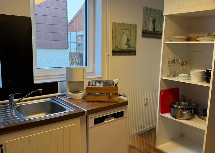 Einfache Monteurswohnung Am Ederseeradweg Mit 1 Schlafzimmer, Parkplatz - 2 Von 3 Apartment *