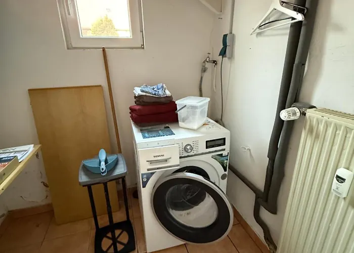 Ferienwohnung Naehe Edersee 1 Schlafzimmer, Garten, Parkplatz - Wohnung 2 Von 3 아파트 발트에크